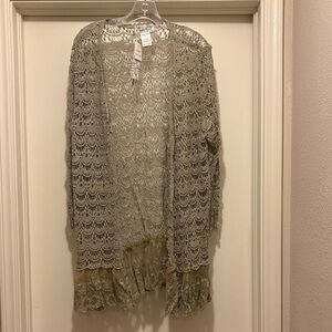 Lady Noiz Elegant Lace Cardigan in Olive
